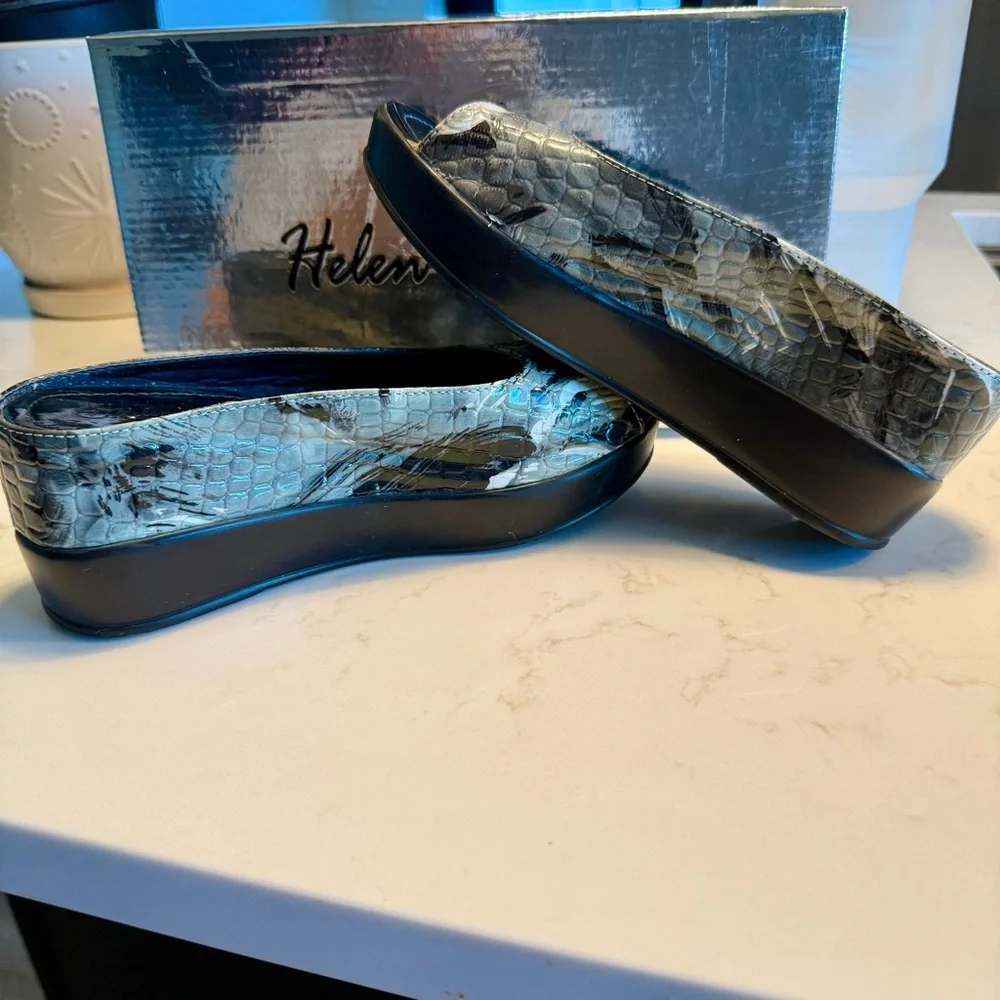 5 for $25!! Helen’s Heart Platform Wedges / Box Exceptional Condition